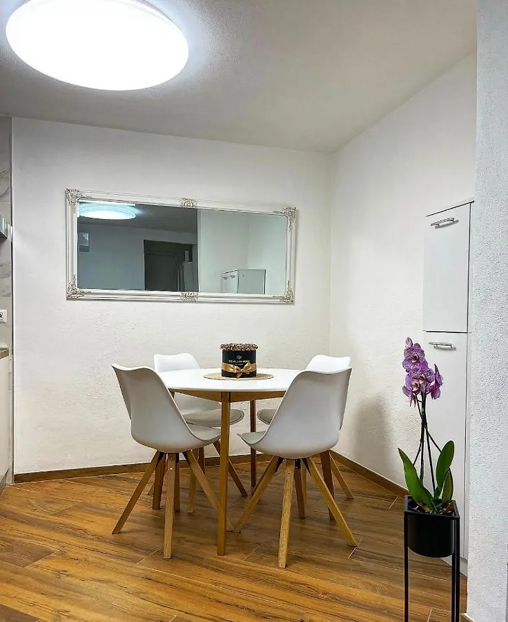 Scirocco Apartment Quartu SantʼElena Itália