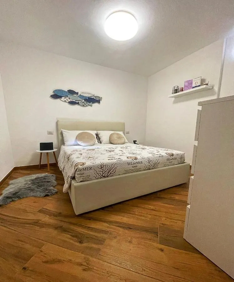 Scirocco Apartment Quartu SantʼElena Itália